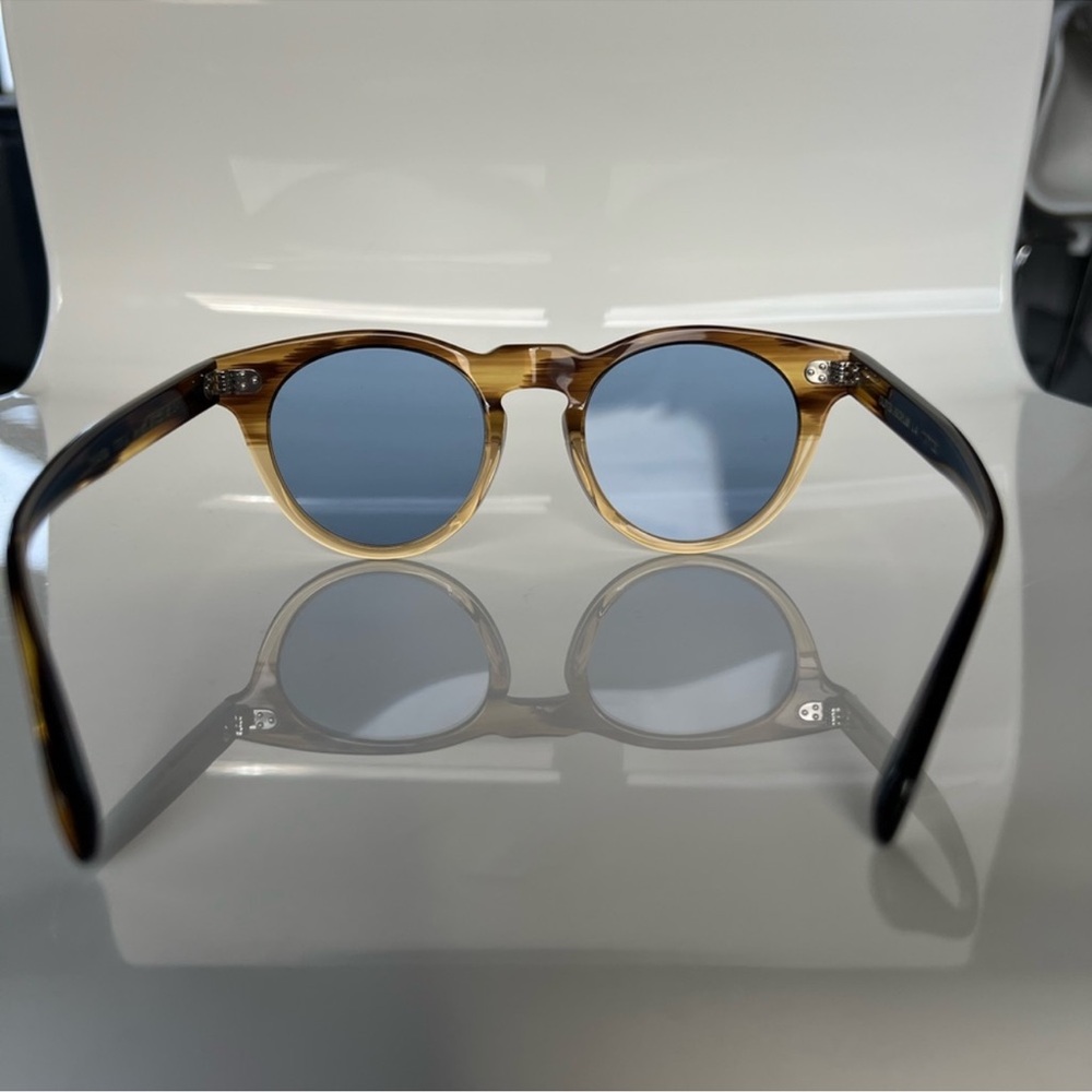 Oliver People's Lewen Sunglasses.
Zero Scratches - Picture 3 of 6